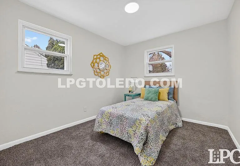927 W Northgate Pkwy — Photo 26
