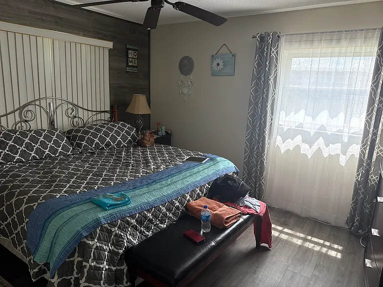 4047 Lake Bayshore Dr — Photo 2
