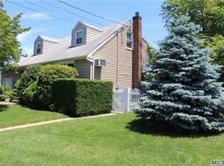 102 Rose Dr, East Meadow, NY 11554