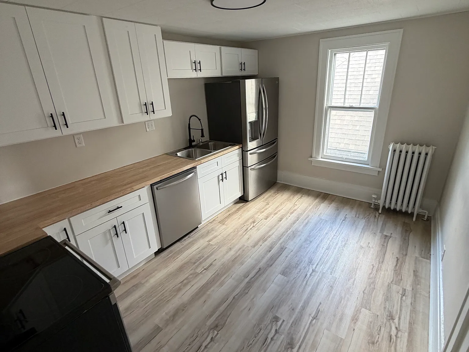 3 bed, 1400 sqft, $2,000 — Photo 2