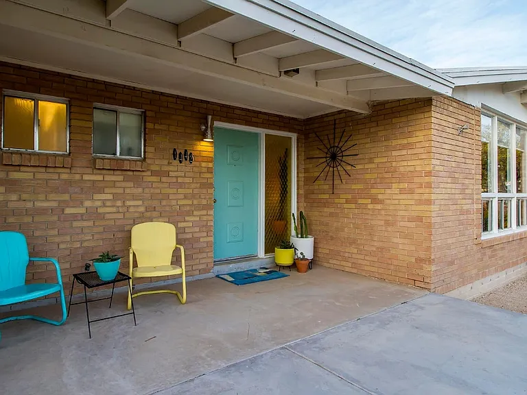 442 N La Cholla Blvd — Photo 2