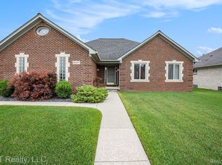28687 Squire Dr, Chesterfield, MI 48047