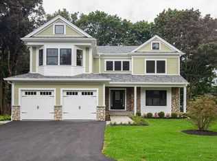 1 Aaron Rd, Lexington, MA 02421