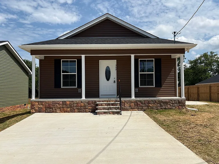 309 W Coffee St — Photo 1