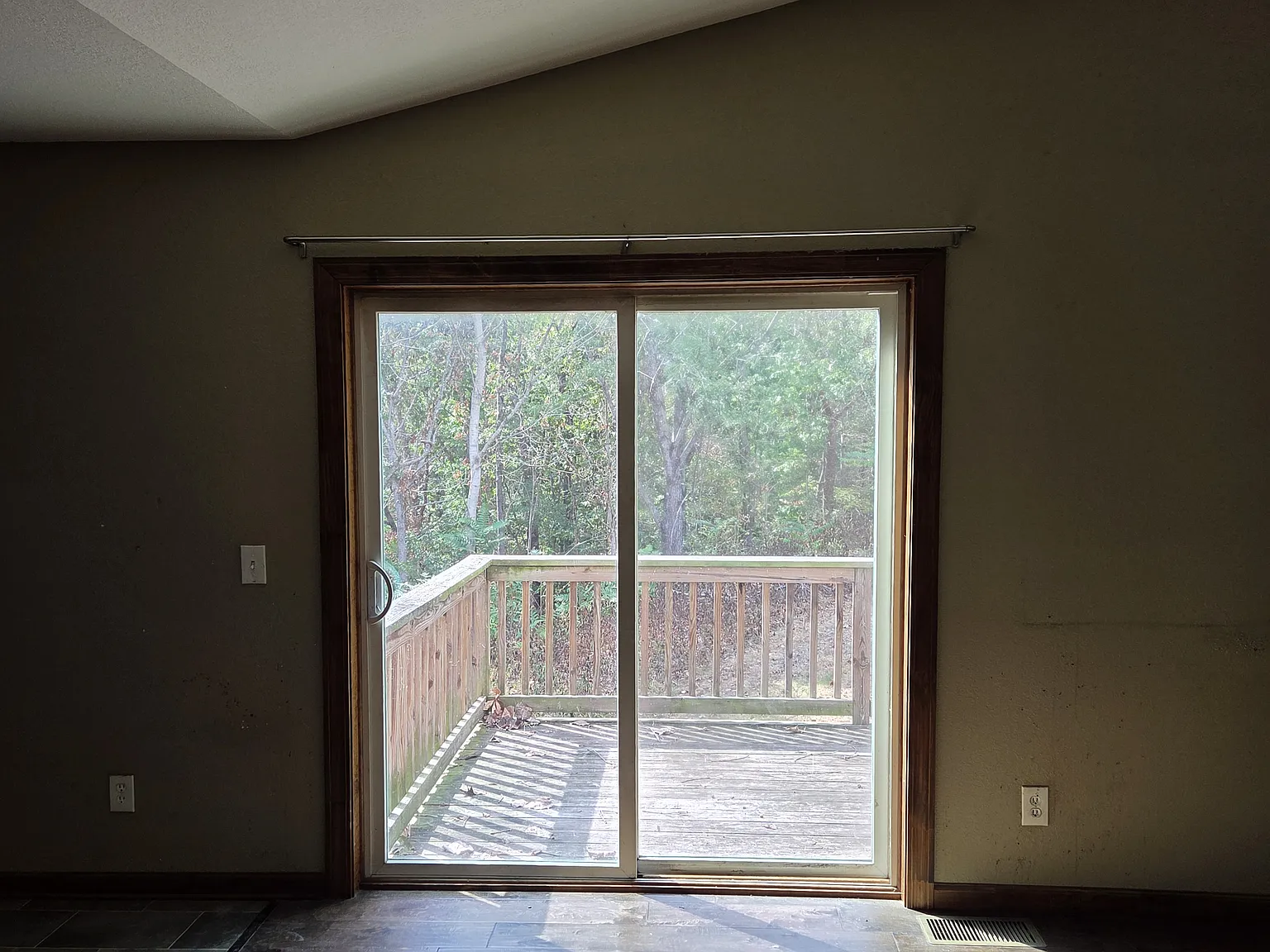 3 bed, 1340 sqft, $1,295 — Photo 2