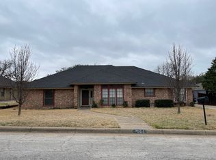 7604 Briar Cove Ct, Fort Worth, TX 76112