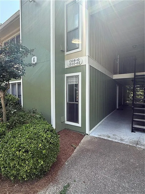 1 bed, 1.0 bath, 884 sqft, $1,400 — Photo 1