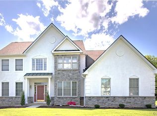 1414 Morningside Dr, Orefield, PA 18069
