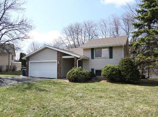 13953 Holyoke Ct, Apple Valley, MN 55124