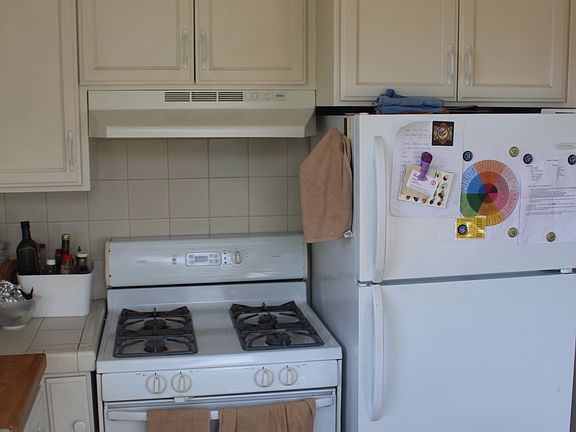 3rd image of 780 Roble Ave