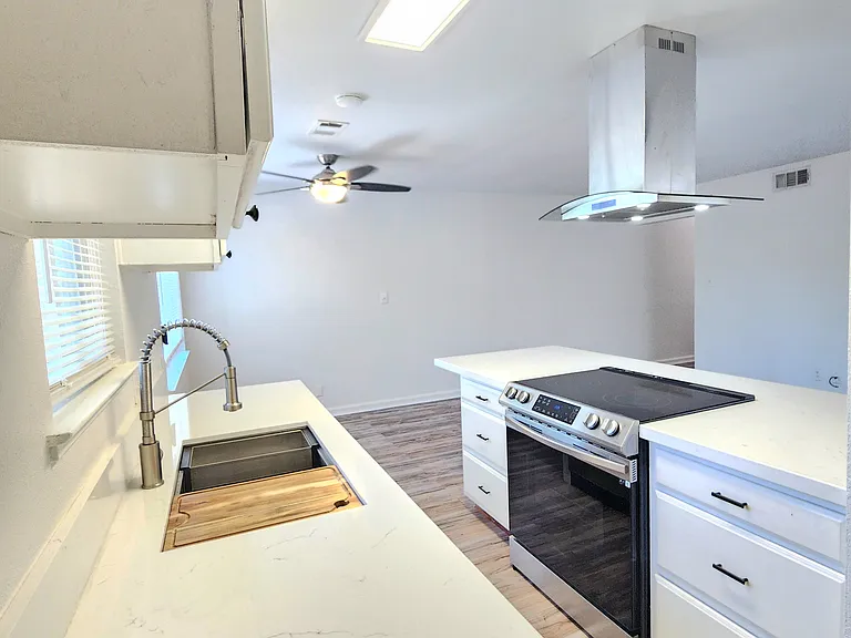 2236 Peach Ave #4 — Photo 11