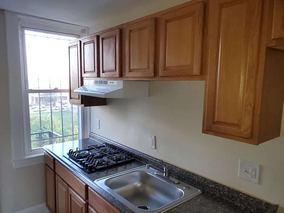 2505 Brookfield Ave #3