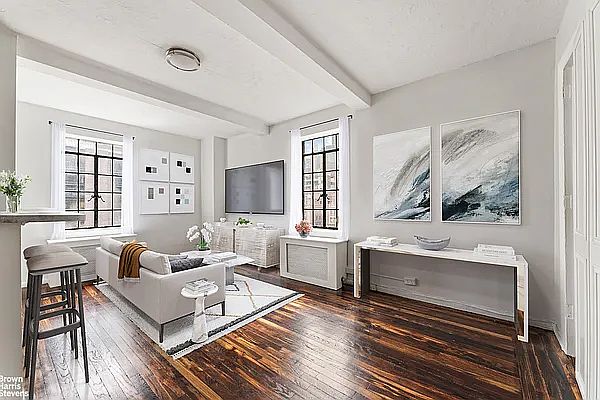 1st image of 45 Tudor City Pl APT 1017