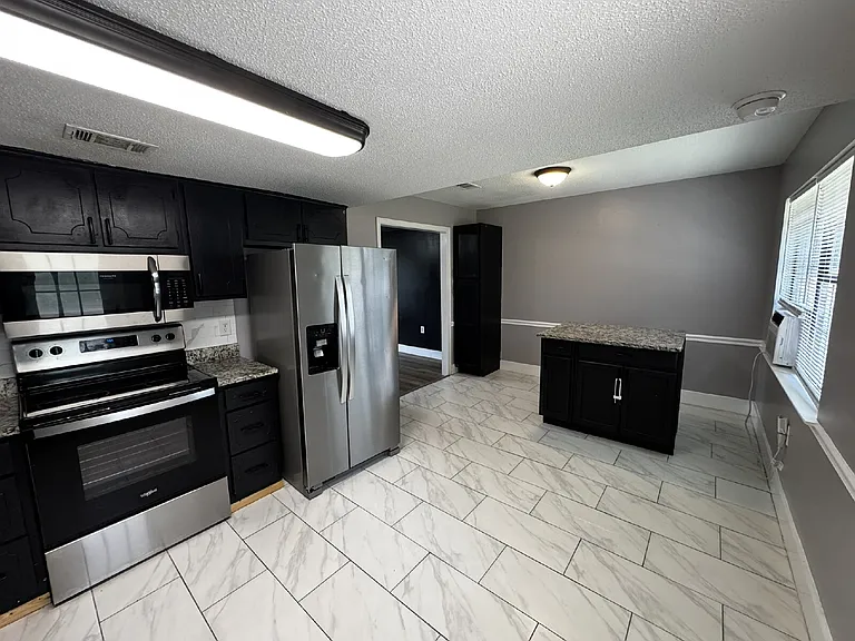 1035 Bacon Rd — Photo 4
