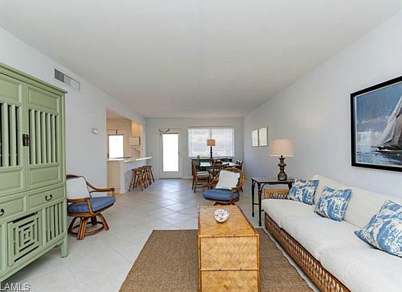 3rd image of 1550 Gulf Shore Blvd N