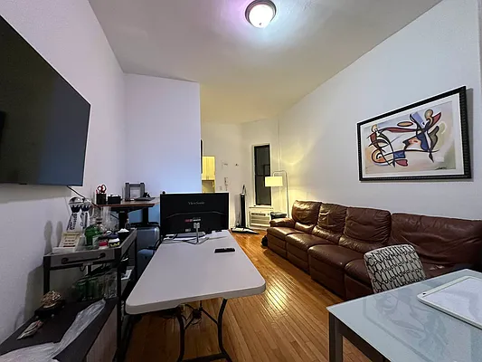 Rented by Bond New York | media 10