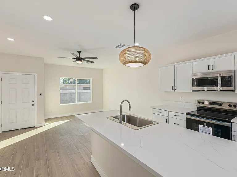 9425 N 9th Ave #2 — Photo 4