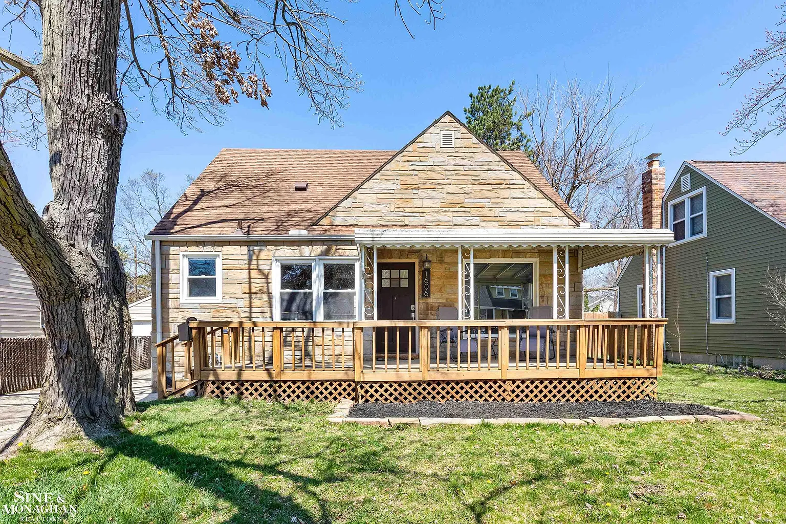 1606 Albany St photo 1