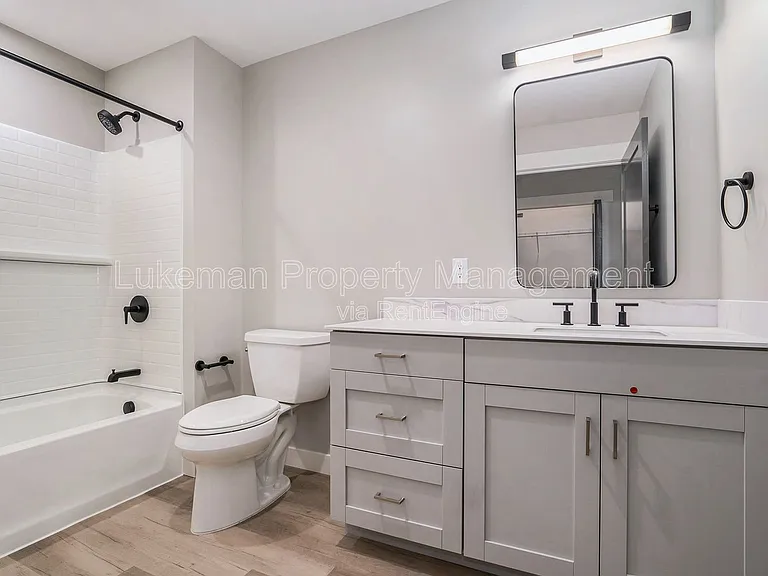 815 N Pitcher St #8 — Photo 4