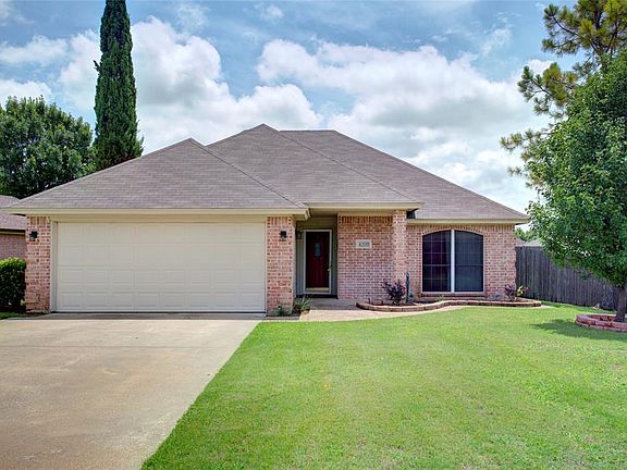 2nd image of 4209 Woodcrest Ct