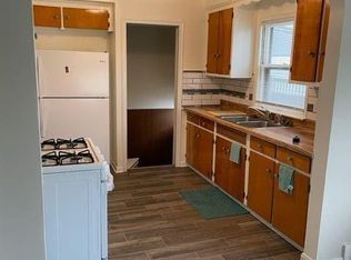 17043 Matthews St, Riverview, MI 48193