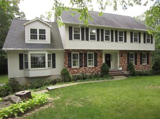 1 Walnut Ridge Rd, New Fairfield, CT 06812