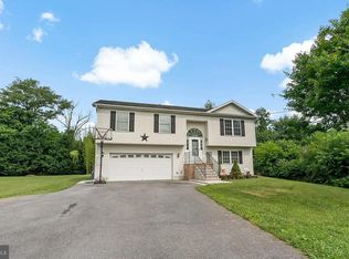396 Wendover Dr, Bunker Hill, WV 25413
