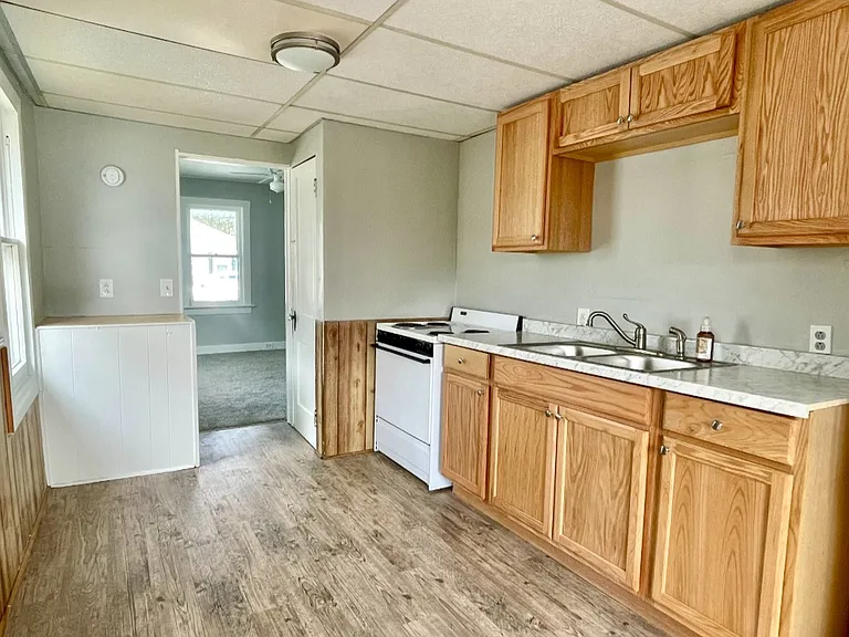 624 Maple St — Photo 3