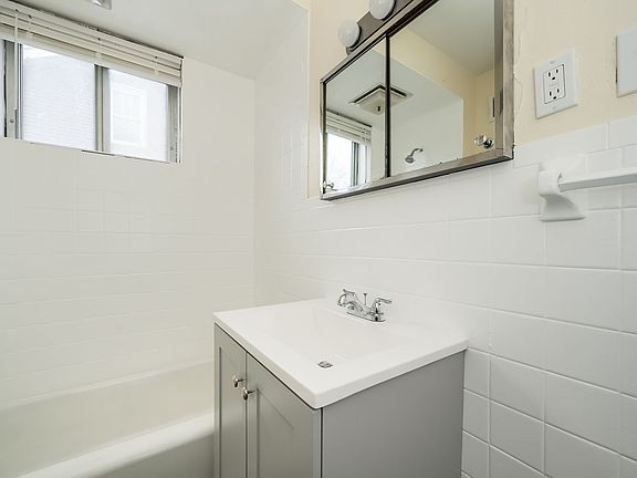 3rd image of 5824 Janet Ave