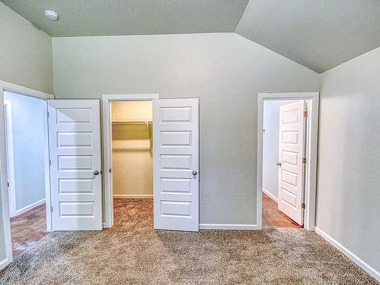 2713 Clifton Ter — Photo 15