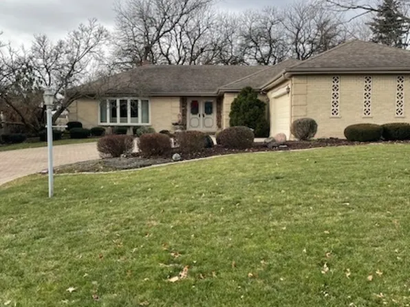 12860 S Winnebago Rd, Palos Heights, IL 60463