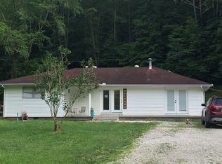 404 Rt Fk Little Lynn Crk Rd, East Lynn, WV 25512