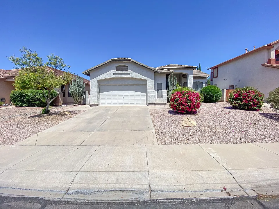 3918 E Juanita Ave