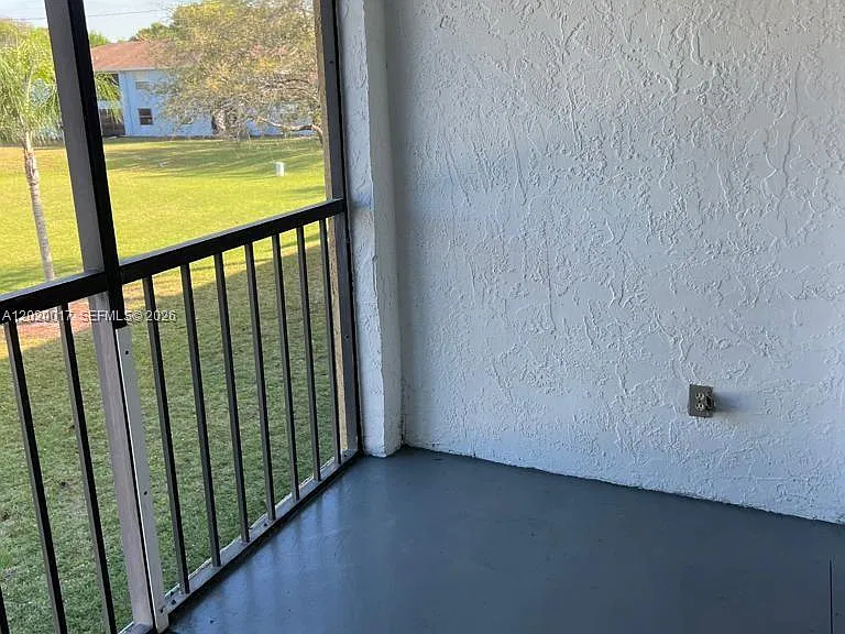 617 Ixoria Ave #18 — Photo 14