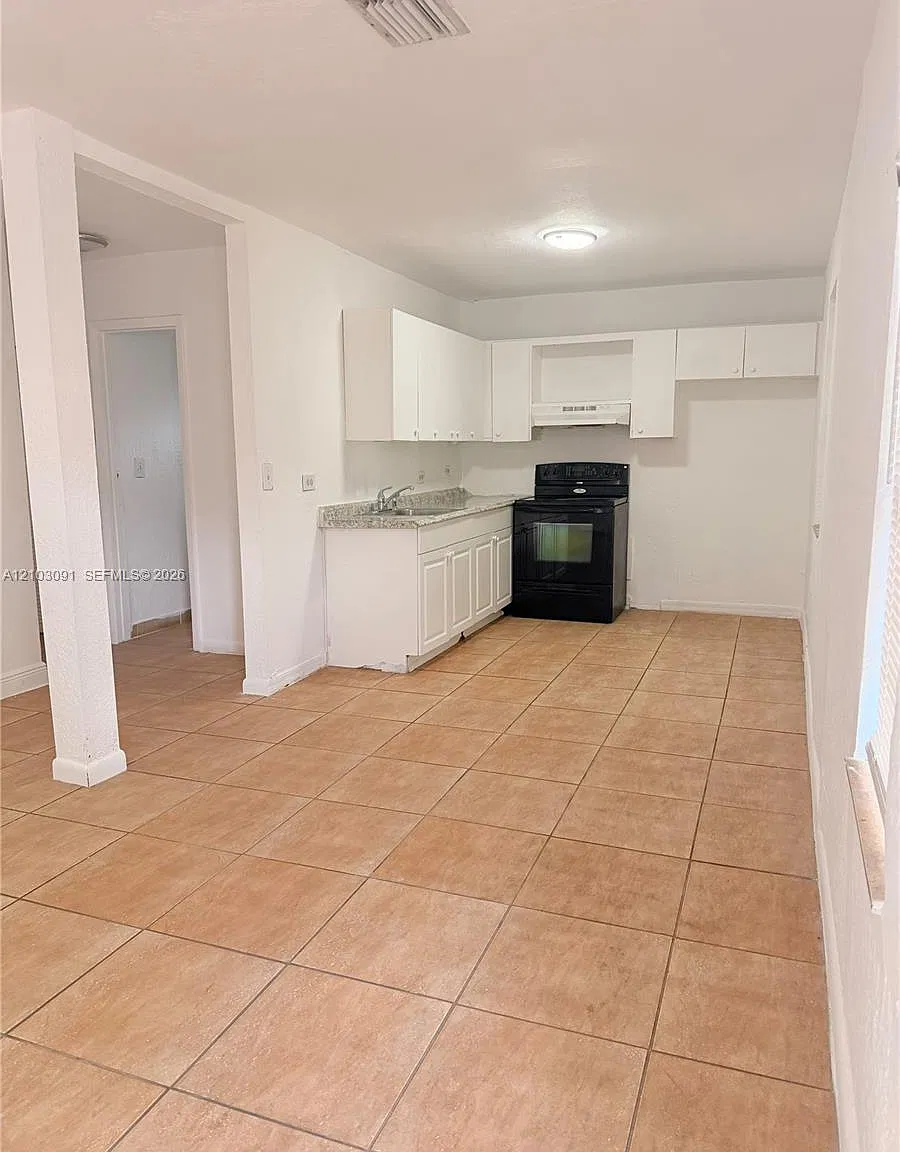 N Miami Estates — Photo 3