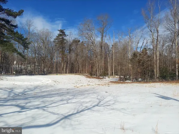 684 Mountain View Rd, Fredericksburg, VA 22406