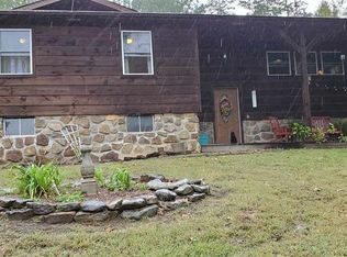 393 Hickory Ln, Sneedville, TN 37869