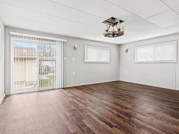 4th image of 32325 Parkwood St