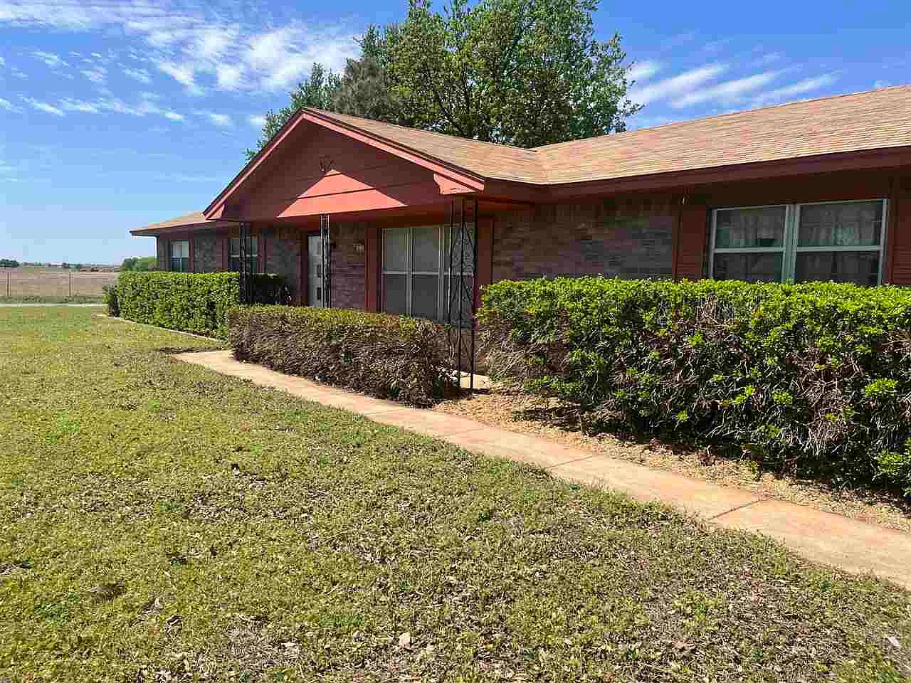 420 S Thompson Ave, Grandfield, OK 73546 Zillow