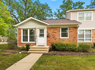 3098 Lynnwood Ct, Streamwood, IL 60107