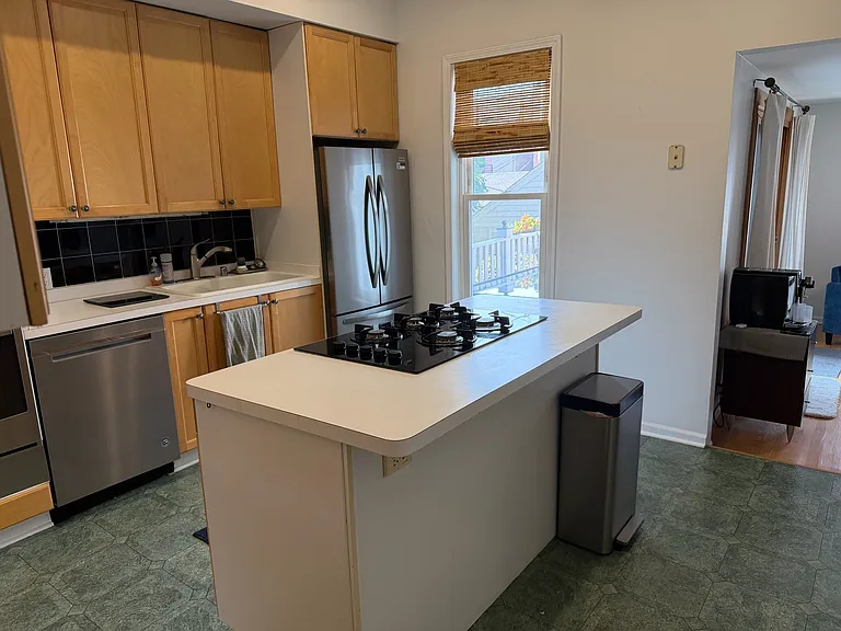 1435 W School St #2 — Photo 6