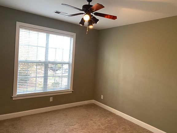 5th image of 523 Ives Ct #523