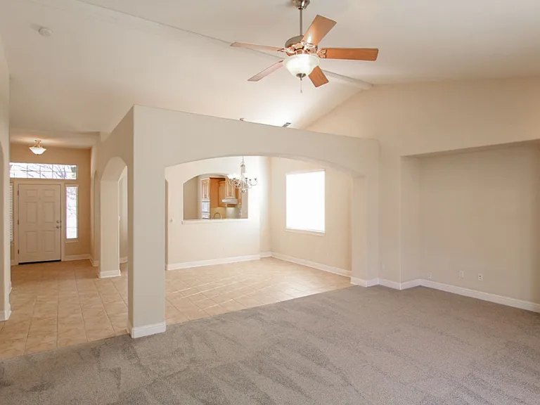620 San Gabriel St — Photo 10