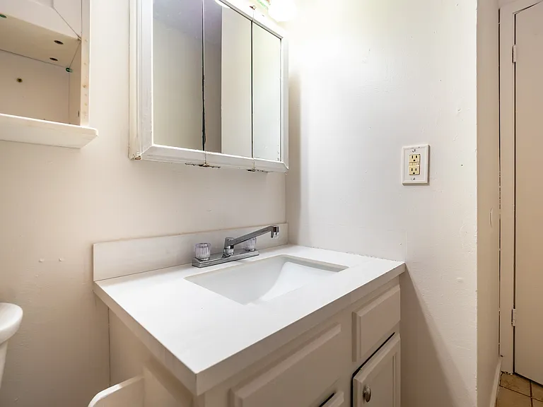 4519 Will O Lake Dr — Photo 2