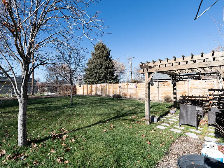 2634 S Park St — Photo 13