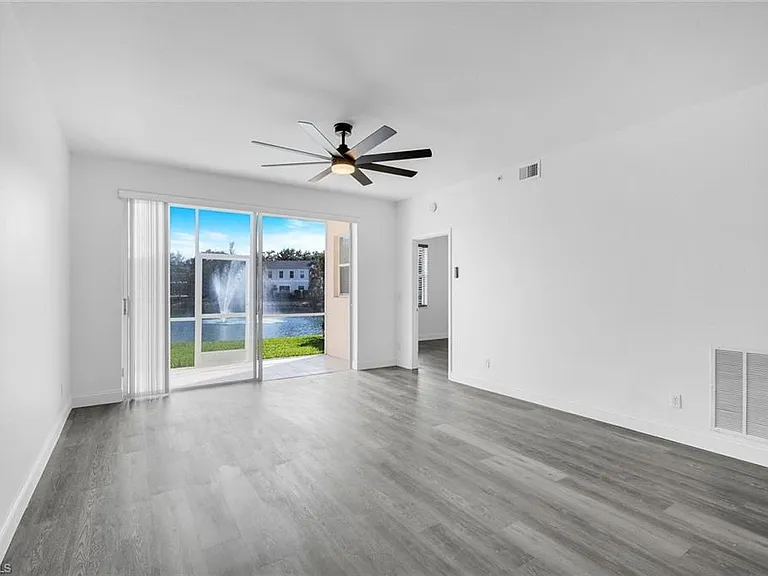 3250 Cypress Glen Way #402 — Photo 7