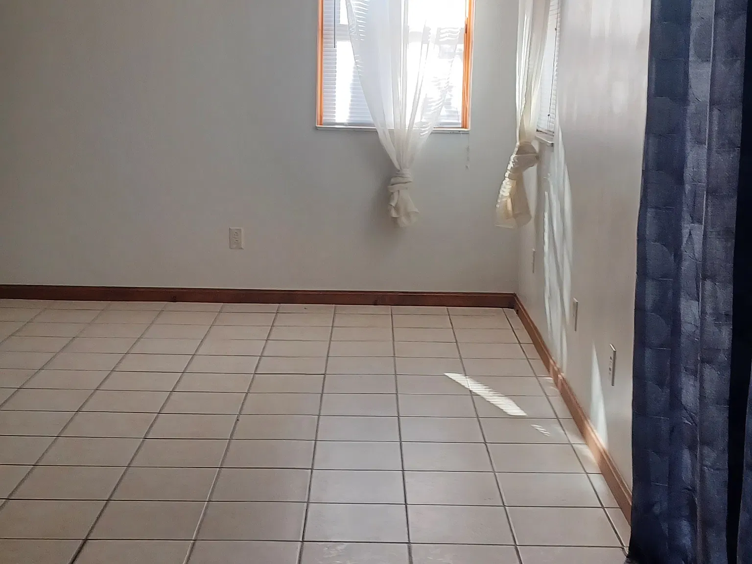 3 bed, 2000 sqft, $1,700 — Photo 2