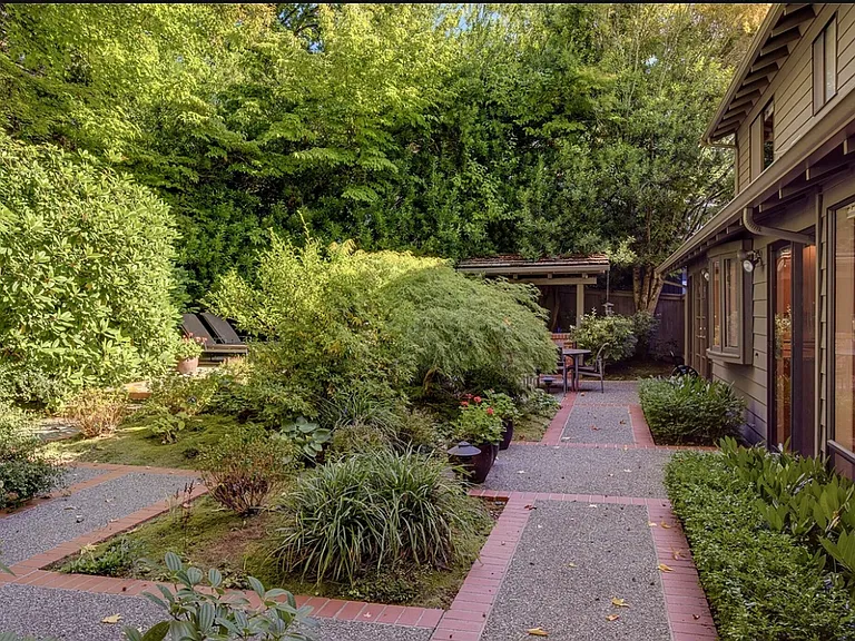 8424 SE 35th St — Photo 32