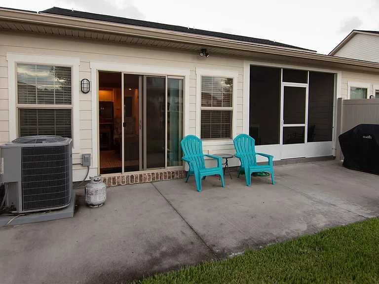 702 Mariners Cir — Photo 12