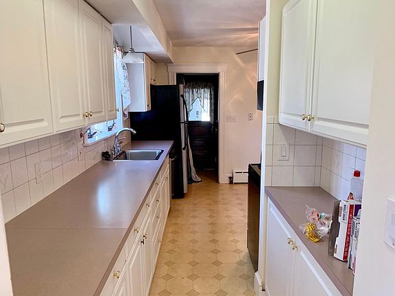 3rd image of 29 Bradbury Ave #2A